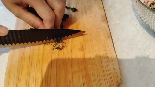 САЛАТ С КУРИЦЕЙ И КРАБОВЫЙ ПАЛОЧЕК.ПРАЗДНИЧНЫЙ САЛАТ смотреть онлайн