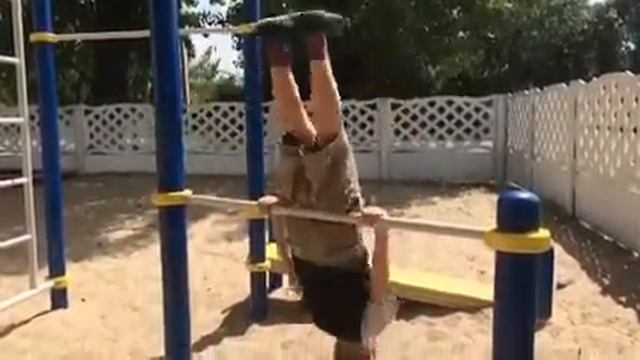 Мой друг делает ето смотреть онлайн