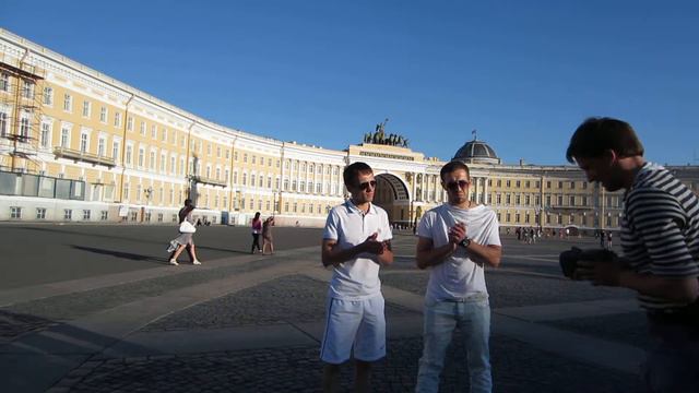 Как бросить курить по Питерски-урок жонглирования булыжниками для парней из Москвы смотреть онлайн