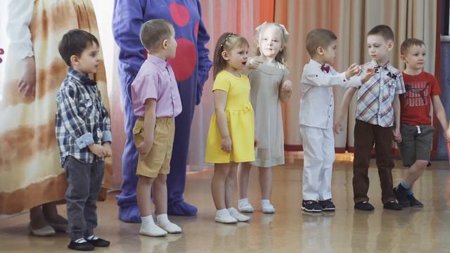 Утренник 8 марта смотреть онлайн