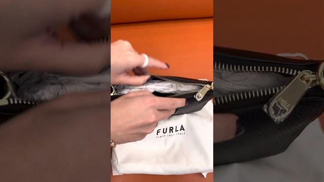 Распаковка сумки Furla Atena Leather Crossbody Bag