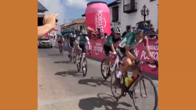 NAIRO Quintana, EGAN Bernal y Sergio HIGUITA SORPRENDIDOS HOY RESUMEN NACIONALES de RUTA 2024 смотреть онлайн