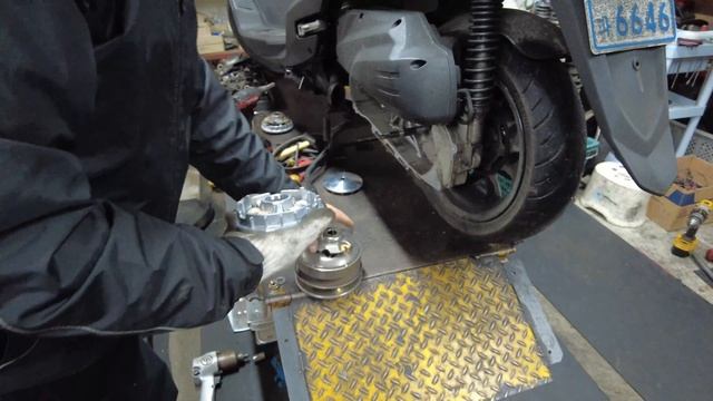 SYM Joymax 125 Z+ Motorcycle Scooter Drivetrain Parts Set Replacement смотреть онлайн