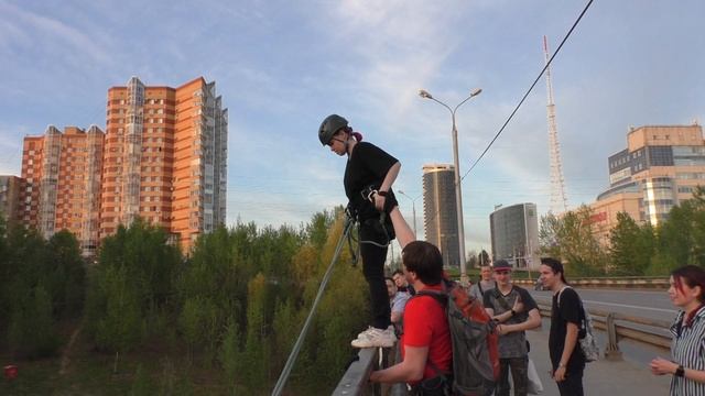 Прыжки с моста в Перми 12.05.2021 смотреть онлайн