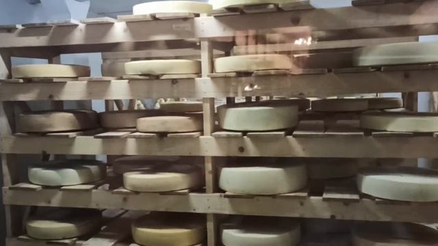 Сыроварня БАРАНОВО! Продукты с овечьего молока, мини-зоопарк, ресторан, сад! Хуст, Иза! смотреть онлайн