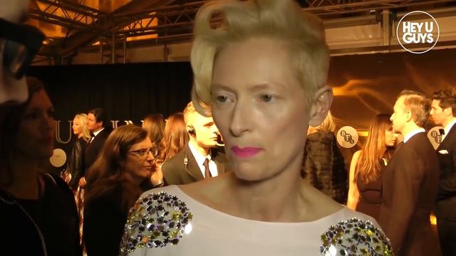 Tilda Swinton | BFI Luminous Gala Red Carpet Interview смотреть онлайн