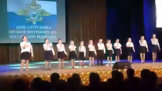 Вокальный ансамбль "Презент" - поздравление с днём работников МВД смотреть онлайн