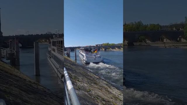 река Дунай, порт. 16.04.22 смотреть онлайн