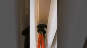 Ключ сантехника для гибкой подводки Milwaukee.