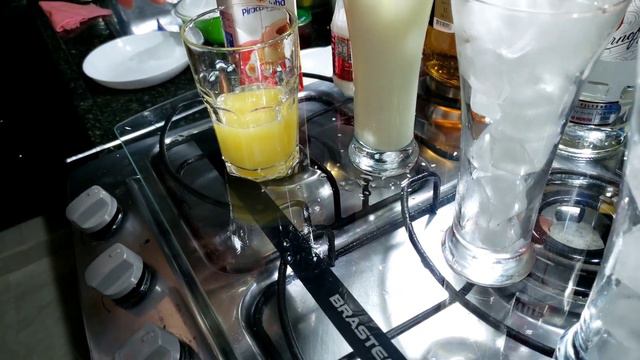 Drinks CaipiCôco, Pina colada e Ilha Tropical смотреть онлайн