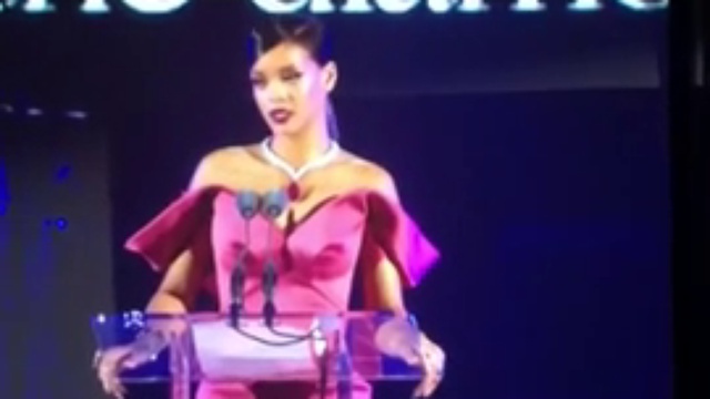 Rihanna Welcomes Guests at Inaugural Diamond Ball HD смотреть онлайн