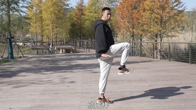 腿脚不好的人，每天100下“踏云步”，强壮腿脚力量，走路飞快【人体百科David伟】 смотреть онлайн