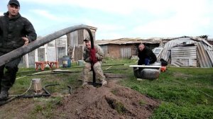 Как Бентонит Замывает Водонос/Наблюдаем По Напору Пробуренной Скважины/Обсадка 63-Трубой со 2 Раза