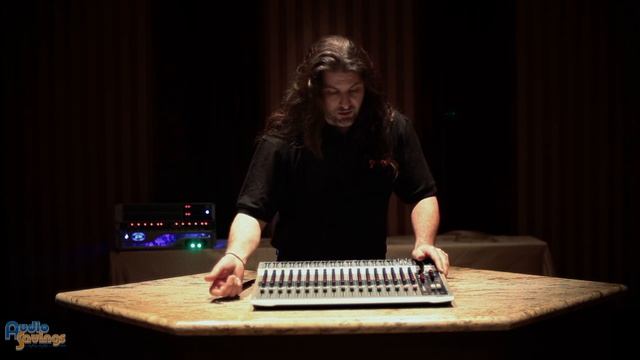 Peavey PV20 - 20 Channel Portable Mixer with USB and DSP смотреть онлайн
