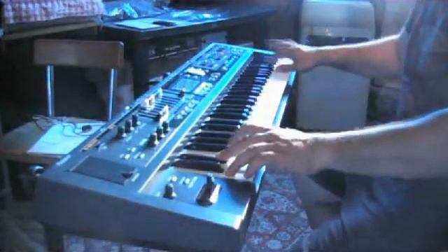 Roland VR-09 Demo Sound смотреть онлайн