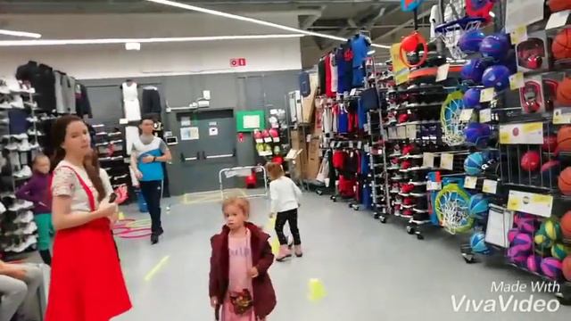 5 Профессий. Подарки. Весело провели время в тц Тройка Москва. смотреть онлайн