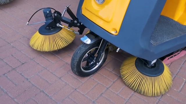 Компактная уборочная техника на "КоммунТех 2021" смотреть онлайн