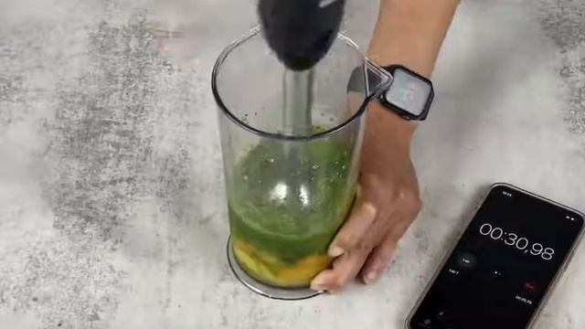 Braun MultiQuick-5 Immersion Blender Review: Making Frozen Fruit Smoothie смотреть онлайн