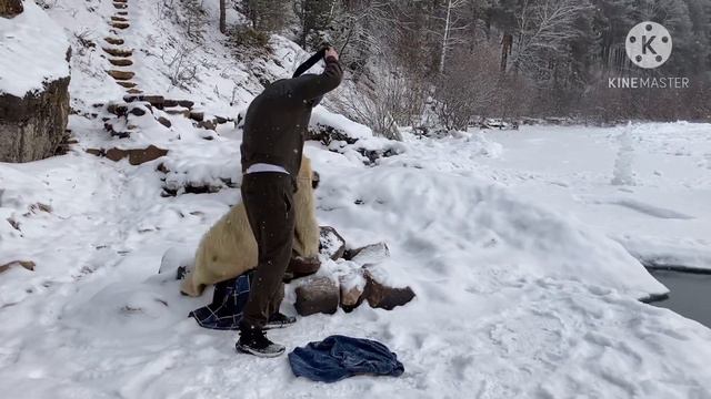 Купание в проруби , нашёл полушубок👍 смотреть онлайн