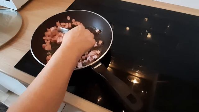 Любимый завтрак моего мужа! Яичница по Московски! смотреть онлайн