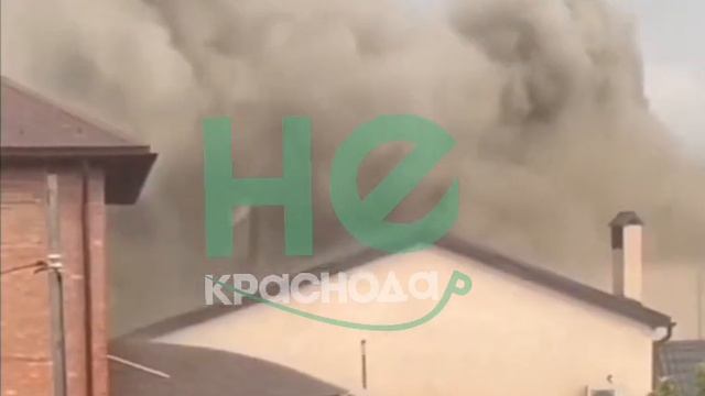 Молния подожгла дом на Энке в Прикубанском районе Краснодара смотреть онлайн