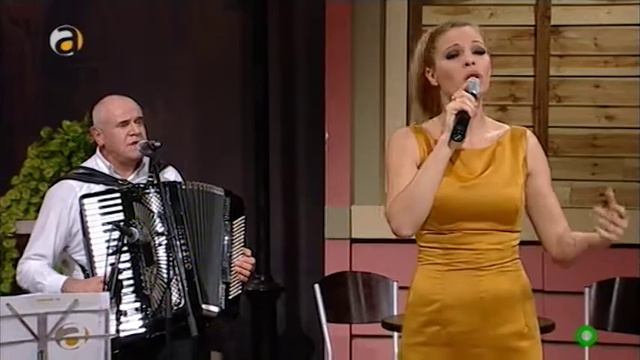Зуица Лазова - Јас те пратив на вода Калино смотреть онлайн