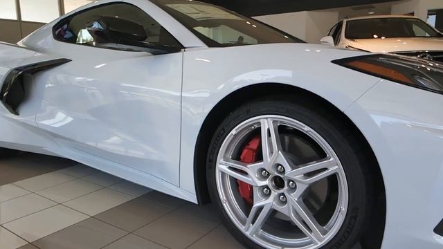 C8 2020 Chevrolet Stingray Coupe 3LT смотреть онлайн