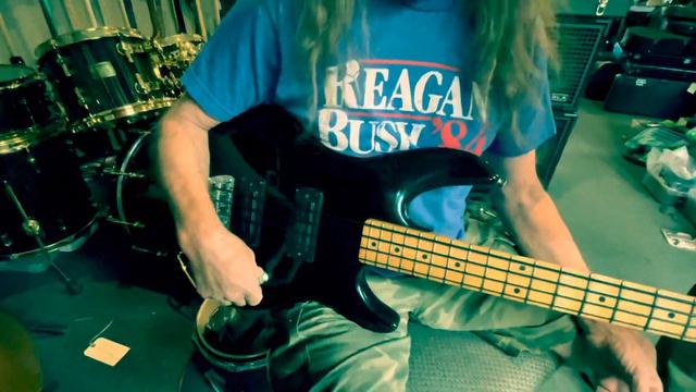 BLACK BASS BLACK strings 83 peavey смотреть онлайн