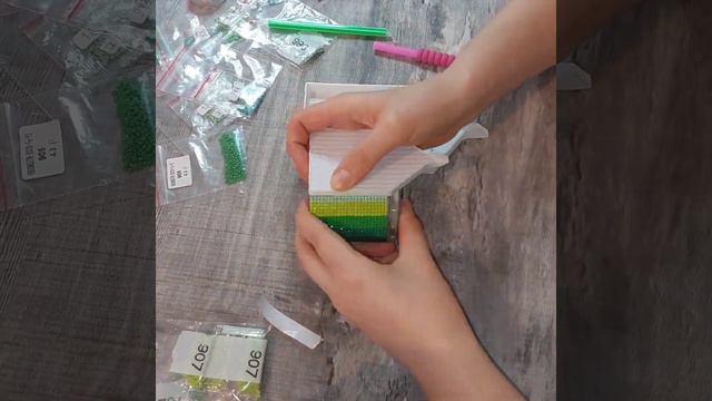 Куда использовать остатки страз алмазной мозаики. Делаю подсвечник из страз.