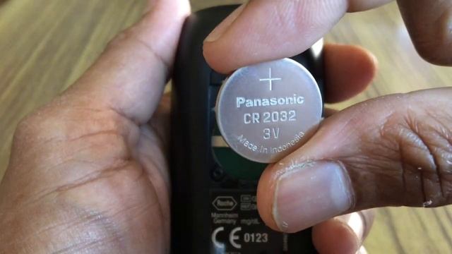 How Change Battery in Accu Chek Active Glucometer | Solution when Not Starting, Switching Turning O смотреть онлайн