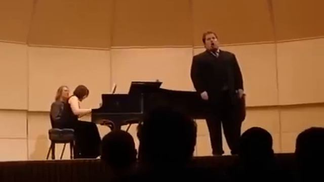 Casey Finnigan does Nessum Dorma смотреть онлайн