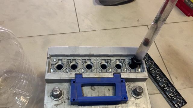 обслуживание аккумулятора TESLA смотреть онлайн