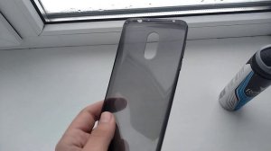 Как оттереть клей, от чехла в данном случаи селиконовый.