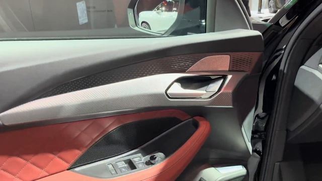 2024 Audi Q6 Interior and Exterior 4K смотреть онлайн