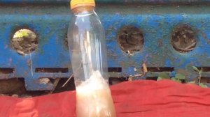 Уксус + сода в закрытой бутылке.