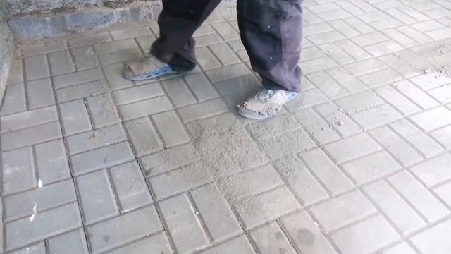 Как убрать масляные пятна на фэм плитке. Бюджетный вариант!СМОТРЕТЬ ДО КОНЦА! смотреть онлайн