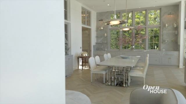 A Sophisticated and Modern Estate in Brentwood | Open House TV смотреть онлайн