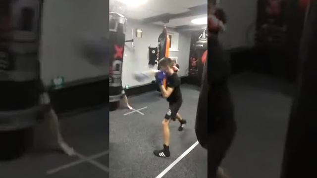 Работа на мешках. СК PRIME г. Запорожье. Тренер: Андрей Бурда смотреть онлайн