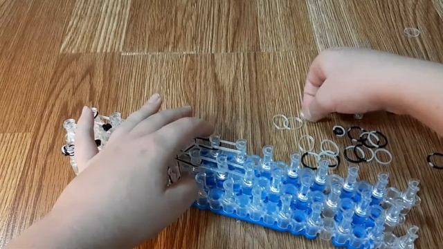 Плетение из резиночек rainbow loom панда?? The Nikita смотреть онлайн