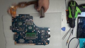 Разборка ноутбука ASUS ROG GL 752 и рекомендации по замене термопасты