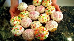 Быстрые куличи. Куличи на Пасху. Кулич простой. Тесто для куличей.