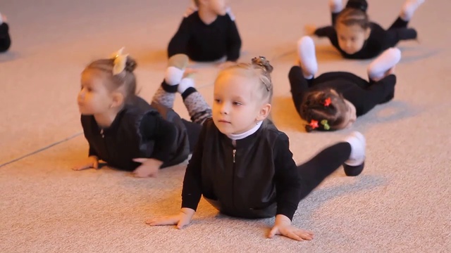 Школа эстетической гимнастики Анастасии Танурковой смотреть онлайн