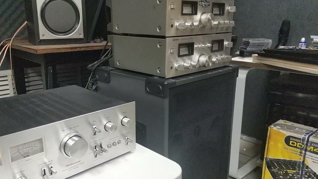 срочно нужен ваш совет меломаны, что человеку выбрать из двух усилков Technics SU-7300II или SU-7700