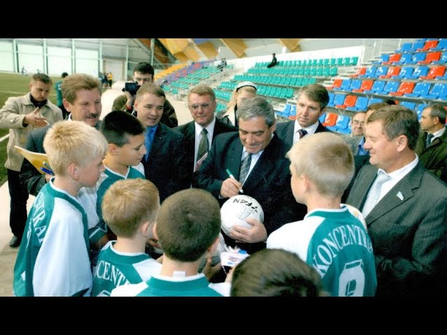 В Нерюнгри введен лучший на Севере страны стадион. 2007 г. смотреть онлайн