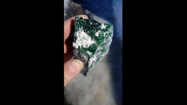 УВАРОВИТ-АРАГОНИТ БЫЛ НАЙДЕН НА РЕКЕ АГУЛ!!! ??? смотреть онлайн
