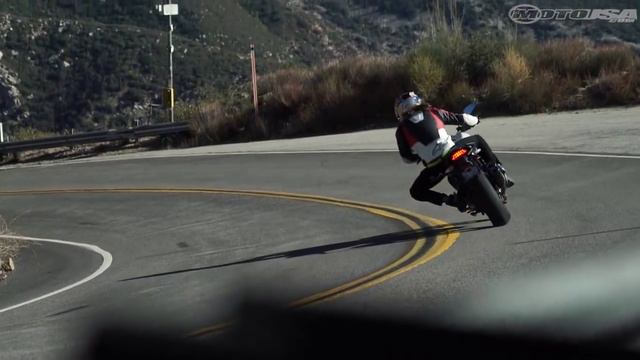 2015 Ducati Monster 821 - Sport Twins Shootout Part 2 - MotoUSA смотреть онлайн