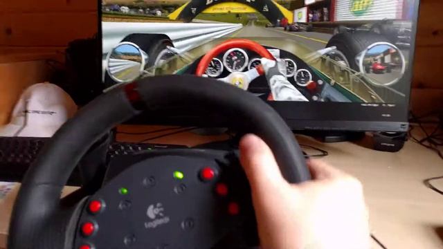 Logitech MOMO yellow смотреть онлайн