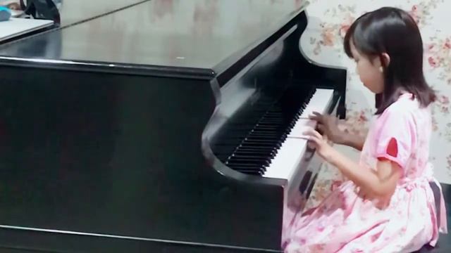 Le Cygne (C.Saint-Saens) by Charisse Zefanya Christabelle смотреть онлайн