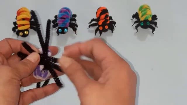 DIY | Amazing Spider ?I Tinsel Pipe Cleaners Spider | One Minute Easy Craft | Halloween Craft.