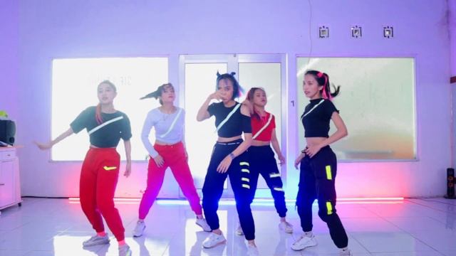 ITZY(있지) "WANNABE" Dance Cover By Cripzy From Indonesia смотреть онлайн